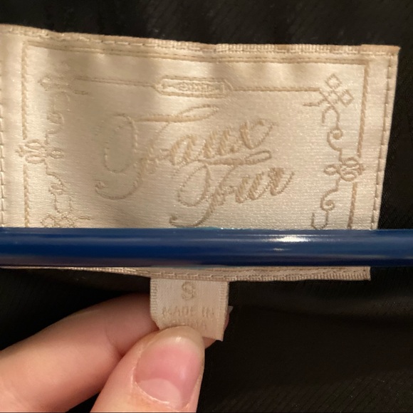 Faux fur sleeveless cardigan size s - Picture 2 of 2